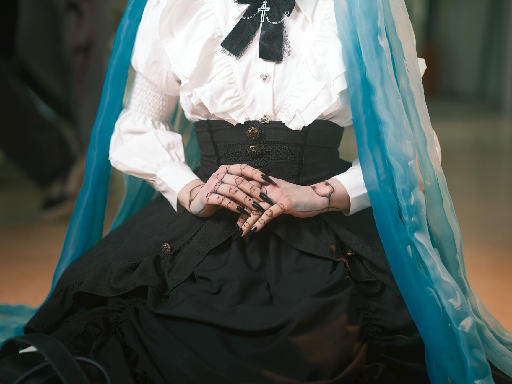gothic lolita fashion with blue veil